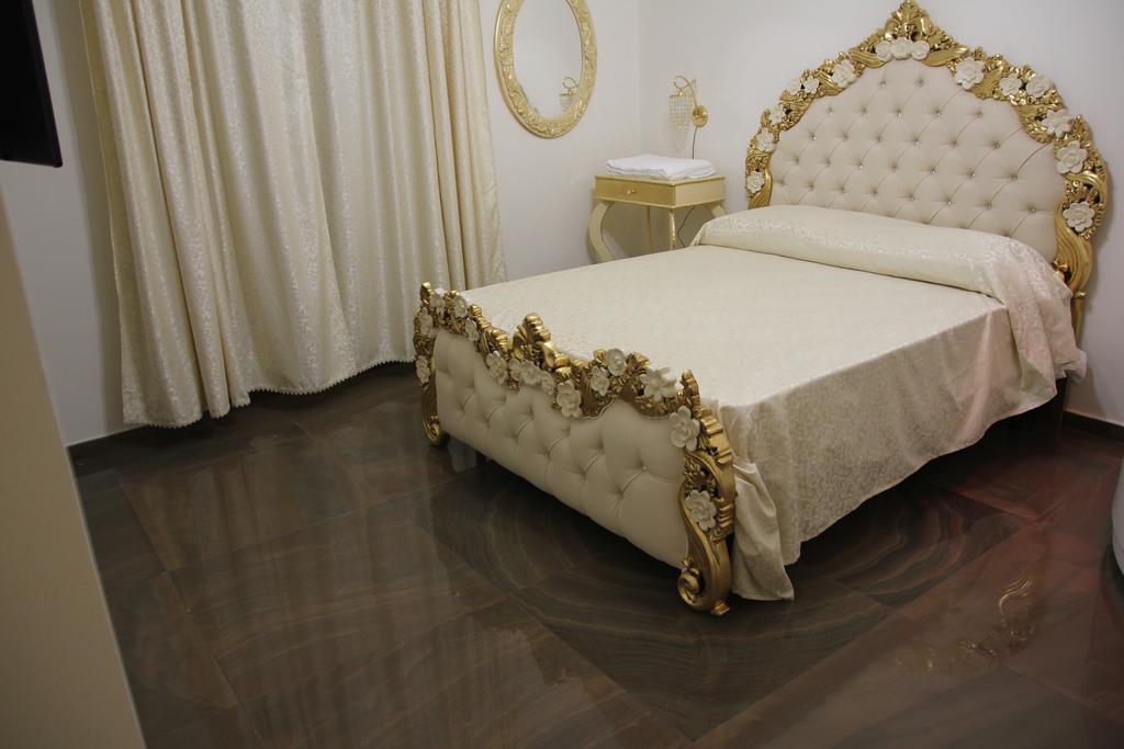 Bed and Breakfast Beb Mariafrancesca Nápoles Exterior foto