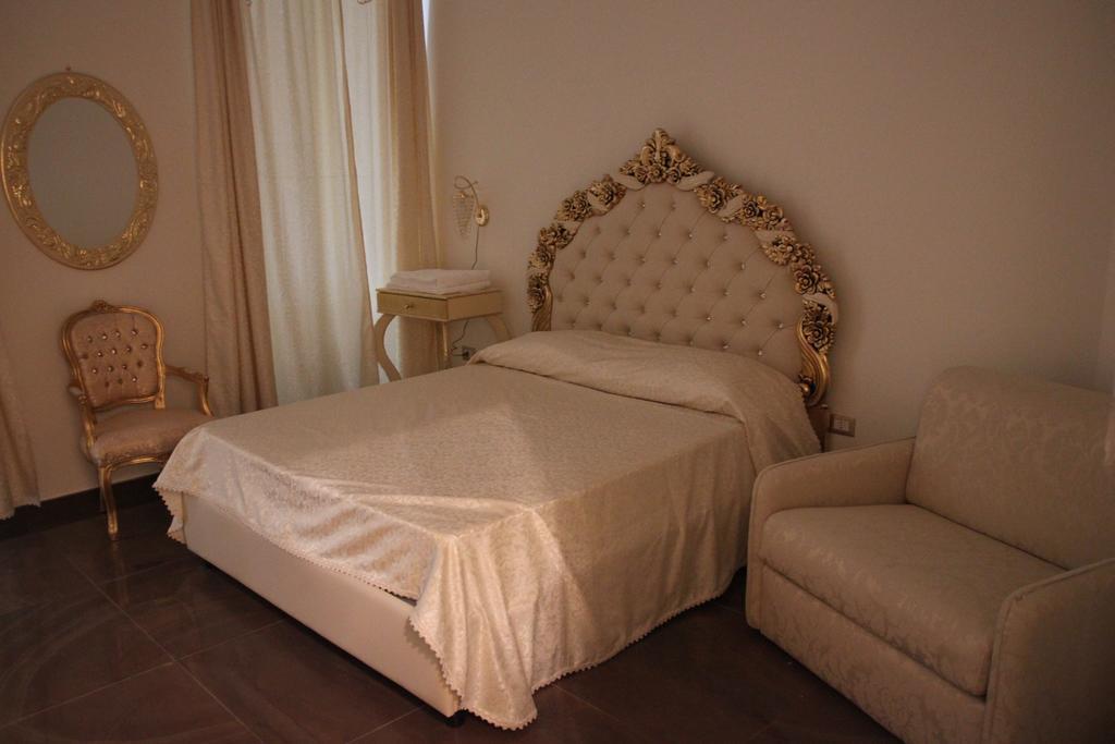 Bed and Breakfast Beb Mariafrancesca Nápoles Exterior foto