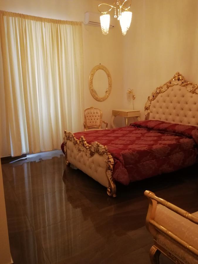 Bed and Breakfast Beb Mariafrancesca Nápoles Exterior foto