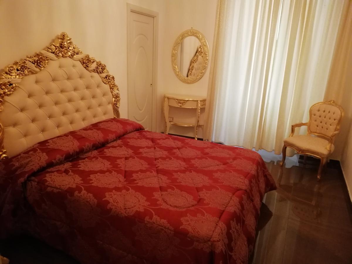 Bed and Breakfast Beb Mariafrancesca Nápoles Exterior foto