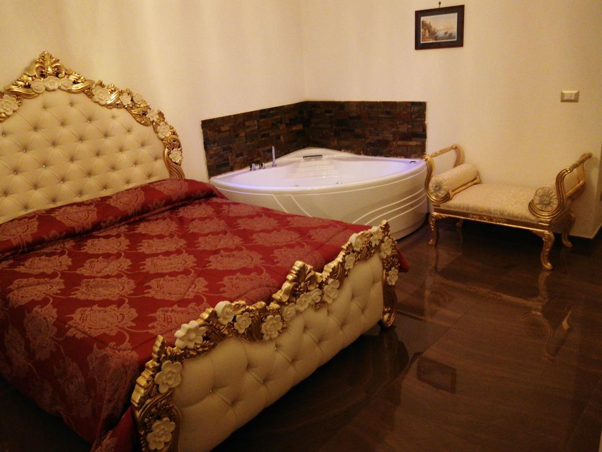 Bed and Breakfast Beb Mariafrancesca Nápoles Exterior foto