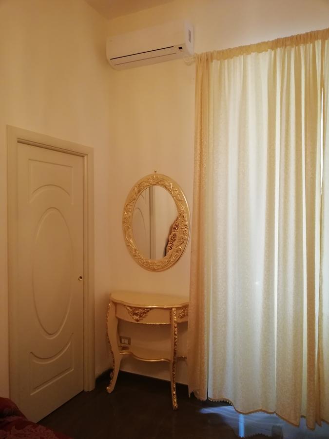 Bed and Breakfast Beb Mariafrancesca Nápoles Exterior foto