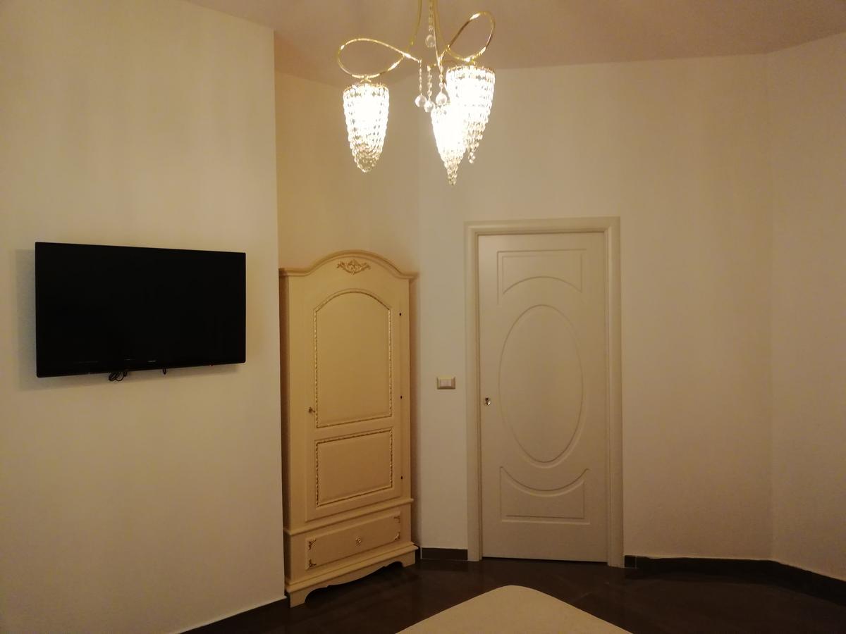 Bed and Breakfast Beb Mariafrancesca Nápoles Exterior foto