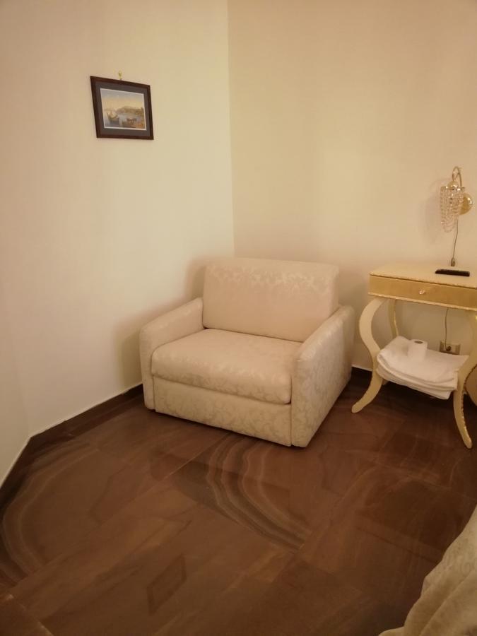 Bed and Breakfast Beb Mariafrancesca Nápoles Exterior foto